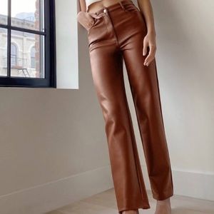 Aritzia Melina Pant in Patina Brown (Size 4)